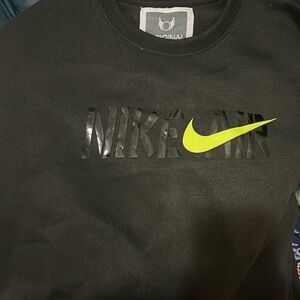 Nike sweater . Wore once. Doesn’t fit me anymore.